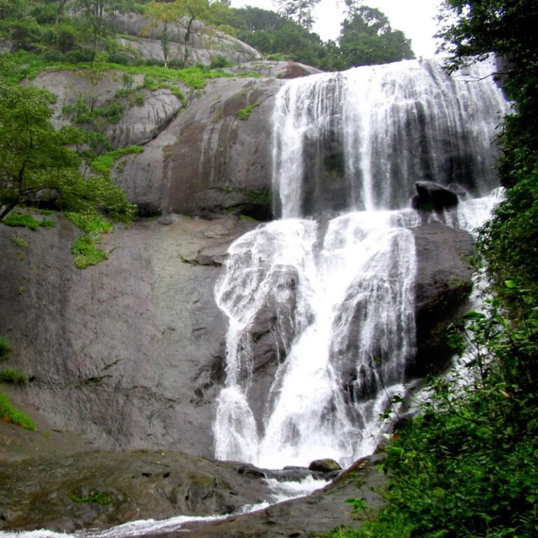 THUSHARAGIRI WATERFALLS